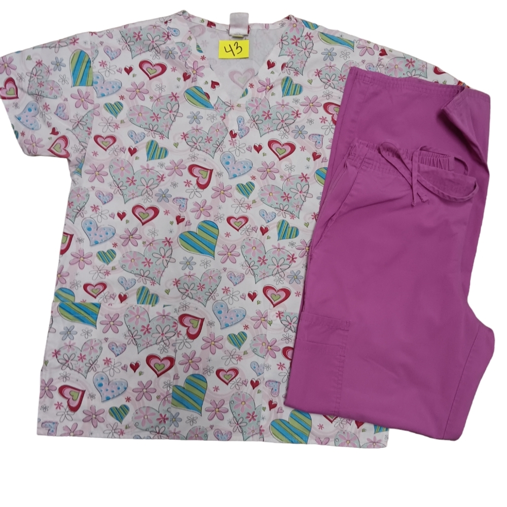 Hearts scrub set